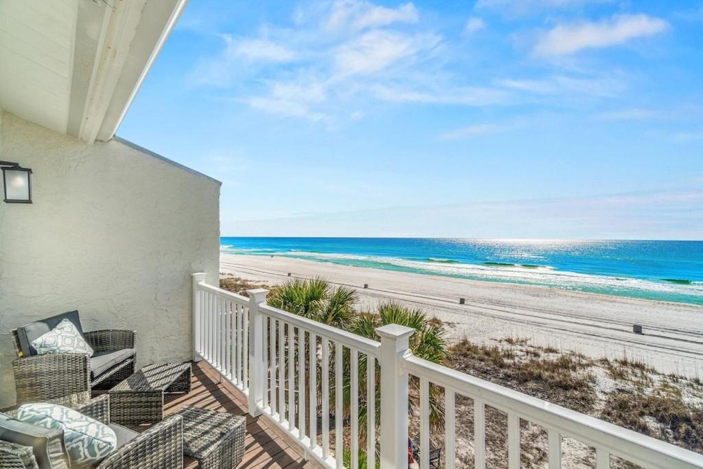 Newly Remodeled Beachfront Townhome - Sleeps 14 Panama City Beach Exterior photo