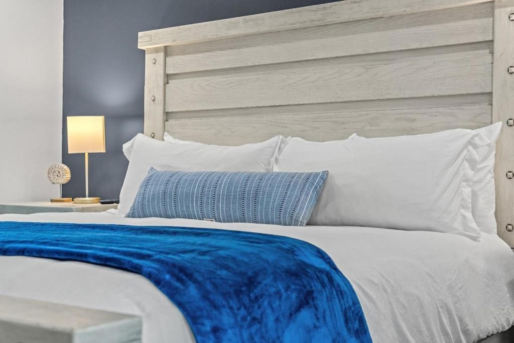 Newly Remodeled Beachfront Townhome - Sleeps 14 Panama City Beach Exterior photo