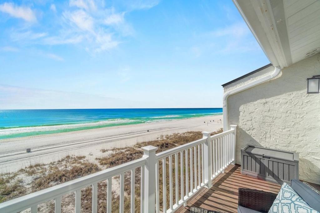 Newly Remodeled Beachfront Townhome - Sleeps 14 Panama City Beach Exterior photo