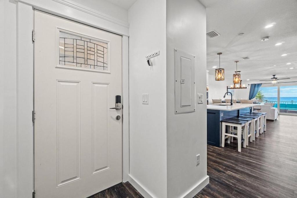 Newly Remodeled Beachfront Townhome - Sleeps 14 Panama City Beach Exterior photo