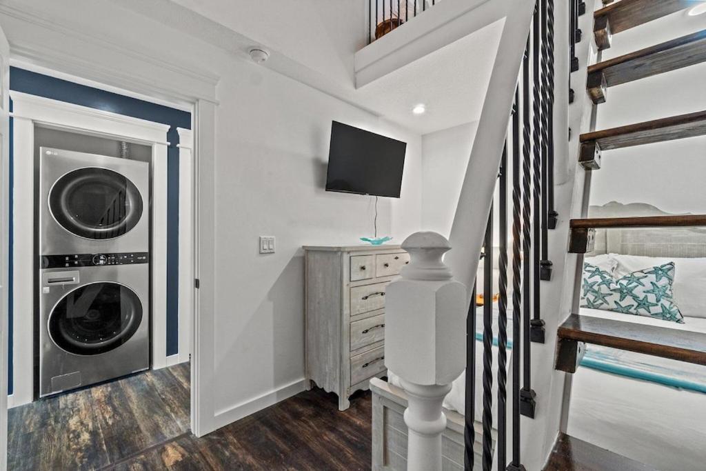Newly Remodeled Beachfront Townhome - Sleeps 14 Panama City Beach Exterior photo